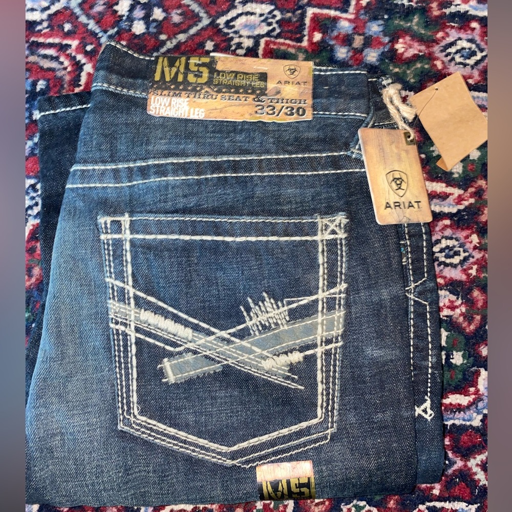 Ariat M5
